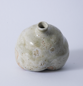 round vase